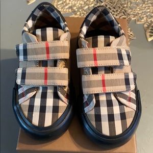 Size 24 Burberry toddler Velcro shoes
